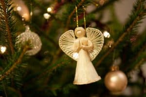 angel_on_a_christmas_tree