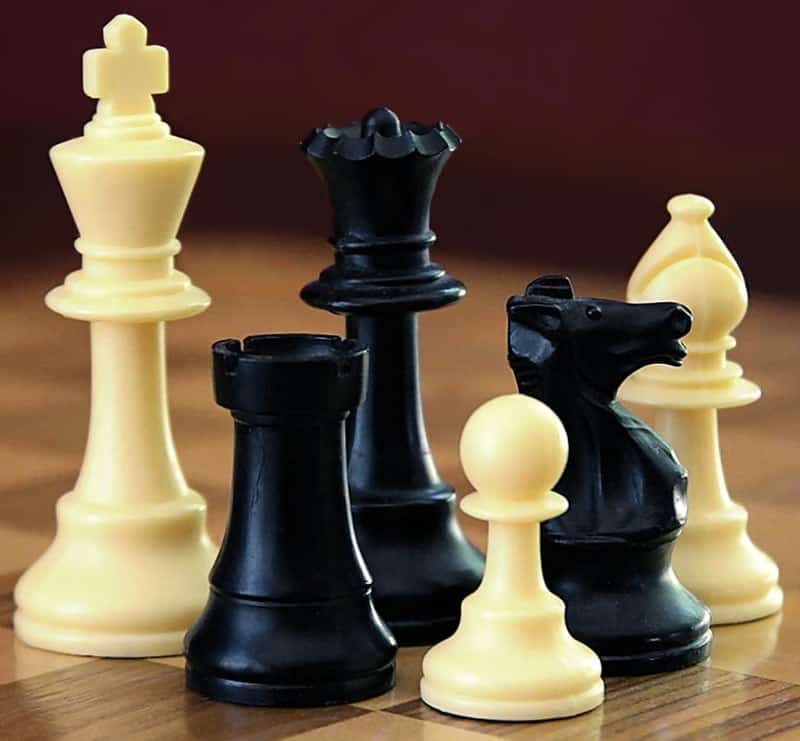 Village Well to Offer New Children’s Classes: Makerspace, Color, Chess