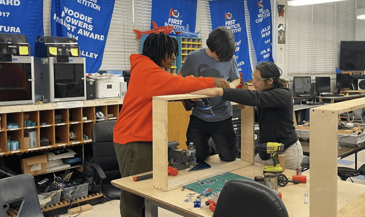 CCHS Robotics Team Builds 25th Season – Rolling into FIRST – Culver ...