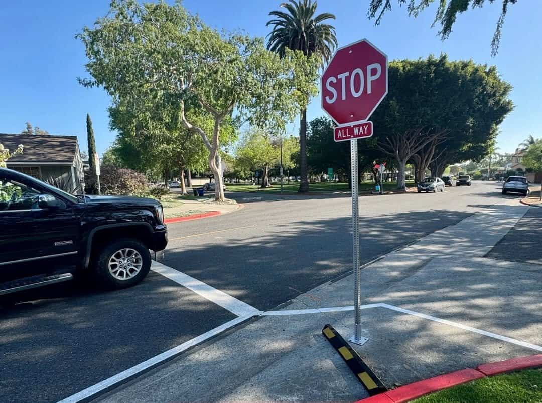 Come to a Complete Stop – New Signs at Braddock and Motor – Culver City ...